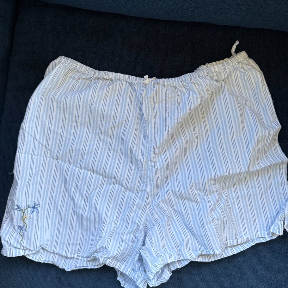 Women's vintage embroidered boxer shorts